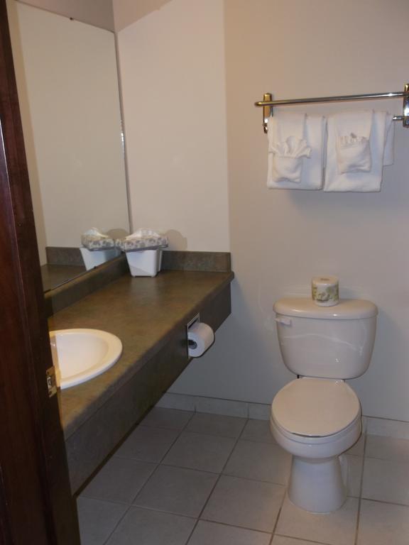 Foxwood Inn And Suites Fox Creek Δωμάτιο φωτογραφία