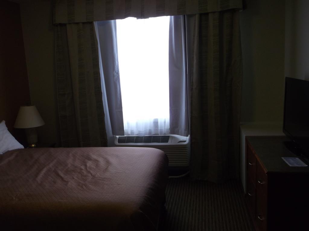 Foxwood Inn And Suites Fox Creek Δωμάτιο φωτογραφία