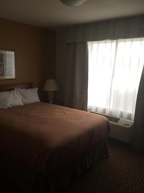 Foxwood Inn And Suites Fox Creek Δωμάτιο φωτογραφία