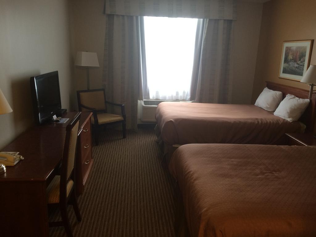 Foxwood Inn And Suites Fox Creek Δωμάτιο φωτογραφία